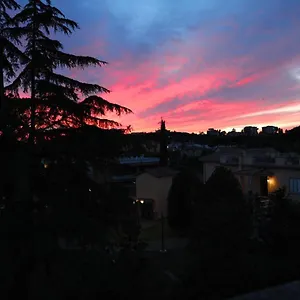 Mercedes Rome