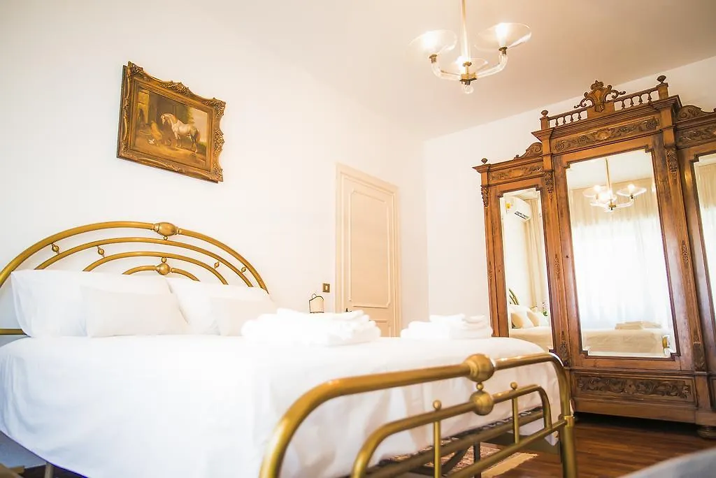 Plumbird Boutique & Apartment Rom Italien
